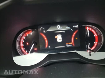 2025 Toyota RAV4 LE - miniatura 12
