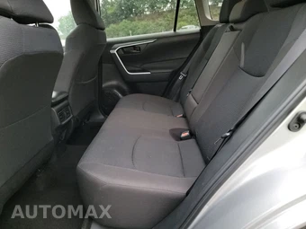 2025 Toyota RAV4 LE - miniatura 13