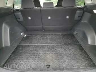 2025 Toyota RAV4 LE - miniatura 16