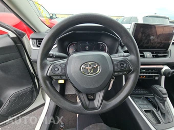 2025 Toyota RAV4 LE - miniatura 10