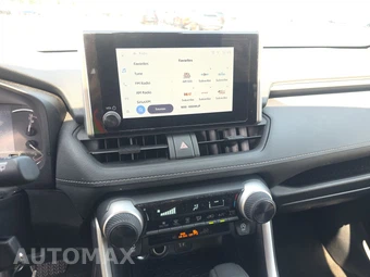 2025 Toyota RAV4 LE - miniatura 11