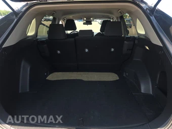 2025 Toyota RAV4 LE - miniatura 16