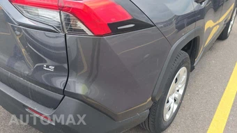 2025 Toyota RAV4 LE - miniatura 19