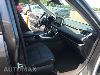 2025 Toyota RAV4 LE - miniatura 8