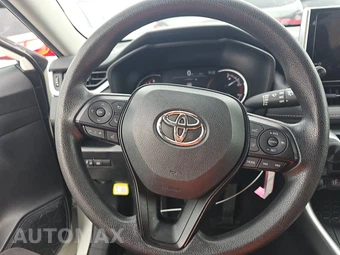 2025 Toyota RAV4 LE - miniatura 10