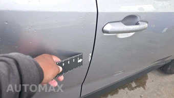 2025 Toyota RAV4 LE - miniatura 20