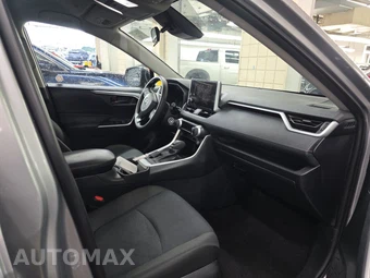 2025 Toyota RAV4 LE - miniatura 8