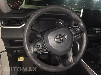 2025 Toyota RAV4 LE - miniatura 10