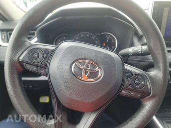 2025 Toyota RAV4 LE - miniatura 10