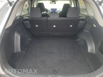 2025 Toyota RAV4 LE - miniatura 16
