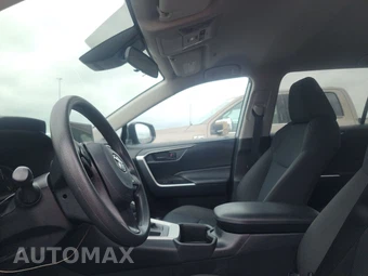 2025 Toyota RAV4 LE - miniatura 7