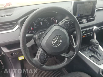 2025 Toyota RAV4 LE - miniatura 10