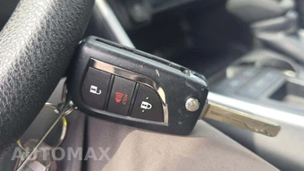 2025 Toyota RAV4 LE – miniatura 18