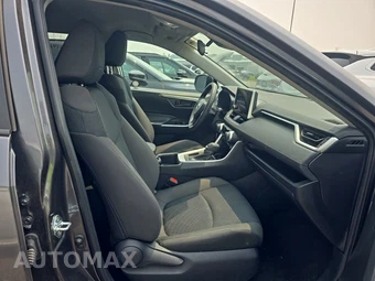 2025 Toyota RAV4 LE – miniatura 8