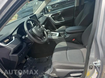2025 Toyota RAV4 LE - miniatura 13