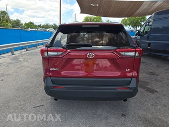 2025 Toyota RAV4 LE – miniatura 5