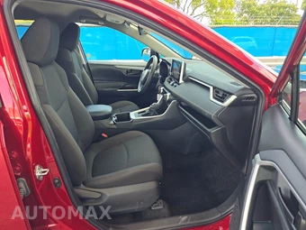 2025 Toyota RAV4 LE – miniatura 8