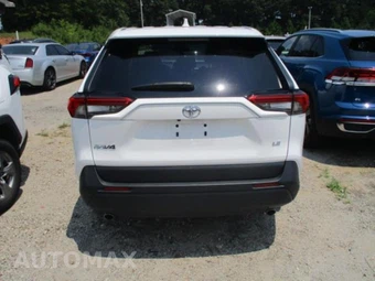 2025 Toyota RAV4 LE - miniatura 13