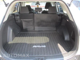 2025 Toyota RAV4 LE - miniatura 15