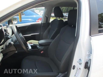 2025 Toyota RAV4 LE - miniatura 7