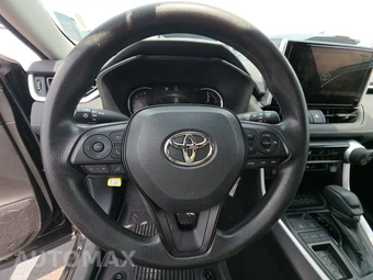 2025 Toyota RAV4 LE – miniatura 10