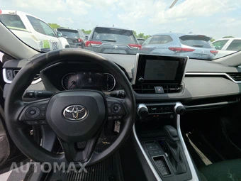 2025 Toyota RAV4 LE – miniatura 11