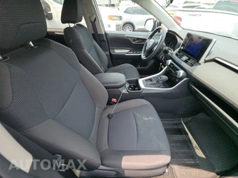 2025 Toyota RAV4 LE – miniatura 8