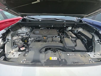 2025 Toyota RAV4 LE – miniatura 15