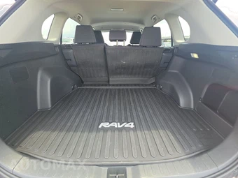 2025 Toyota RAV4 LE – miniatura 16