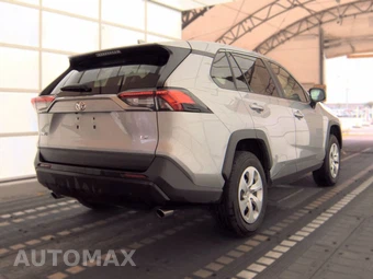 2025 Toyota RAV4 LE – miniatura 4