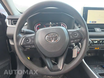 2025 Toyota RAV4 LE – miniatura 10