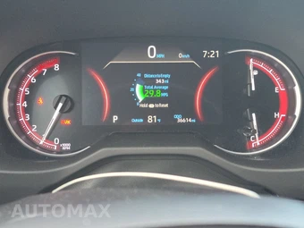 2025 Toyota RAV4 LE – miniatura 12