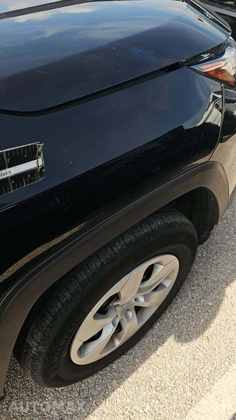 2025 Toyota RAV4 LE – miniatura 25