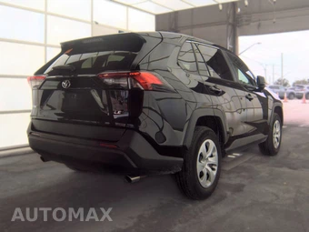 2025 Toyota RAV4 LE – miniatura 4
