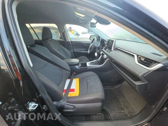 2025 Toyota RAV4 LE – miniatura 8