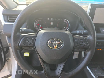 2025 Toyota RAV4 LE - miniatura 10
