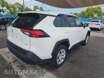 2025 Toyota RAV4 LE - miniatura 4