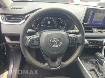 2025 Toyota RAV4 LE - miniatura 10