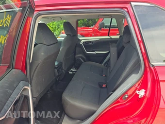 2025 Toyota RAV4 LE - miniatura 13