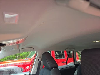 2025 Toyota RAV4 LE - miniatura 17