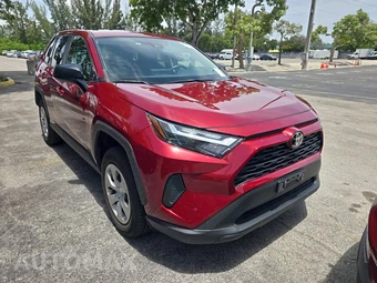 2025 Toyota RAV4 LE - miniatura 3