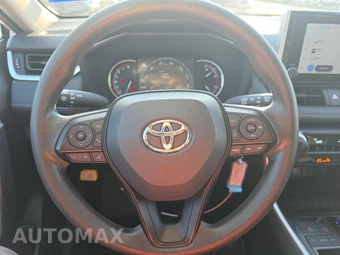 2025 Toyota RAV4 LE - miniatura 10