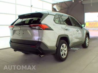 2025 Toyota RAV4 LE - miniatura 4