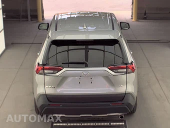 2025 Toyota RAV4 LE - miniatura 5