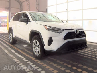 2025 Toyota RAV4 LE - miniatura 3