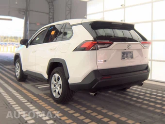 2025 Toyota RAV4 LE - miniatura 6