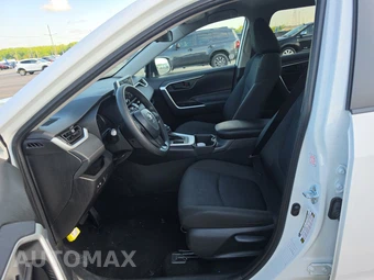 2025 Toyota RAV4 LE - miniatura 7