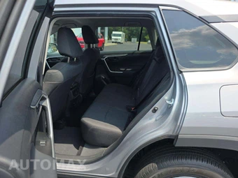 2025 Toyota RAV4 LE – miniatura 10