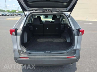2025 Toyota RAV4 LE – miniatura 11