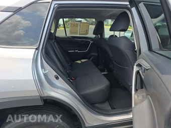 2025 Toyota RAV4 LE – miniatura 13